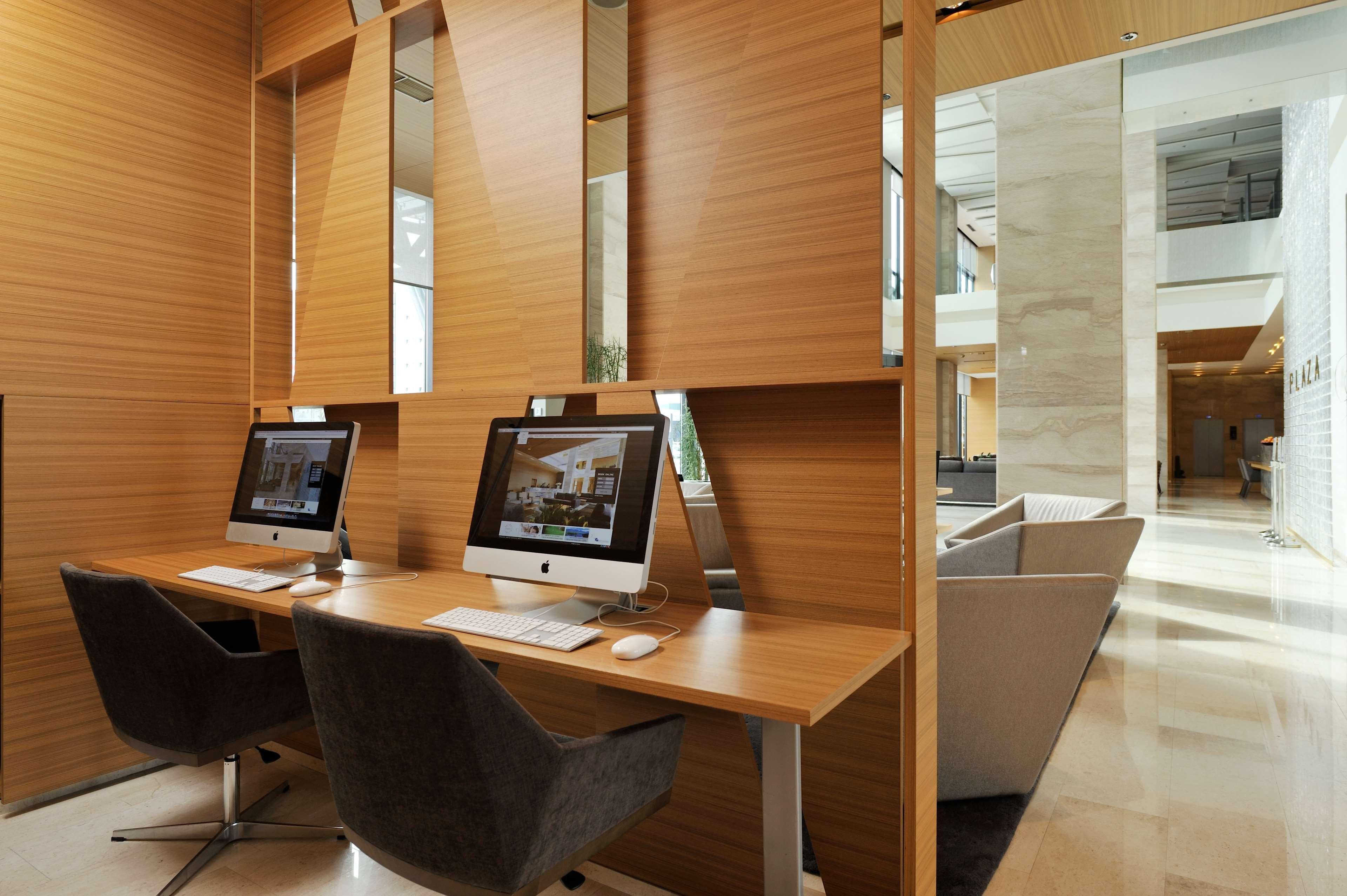 Radisson Blu Plaza Hotel 4*