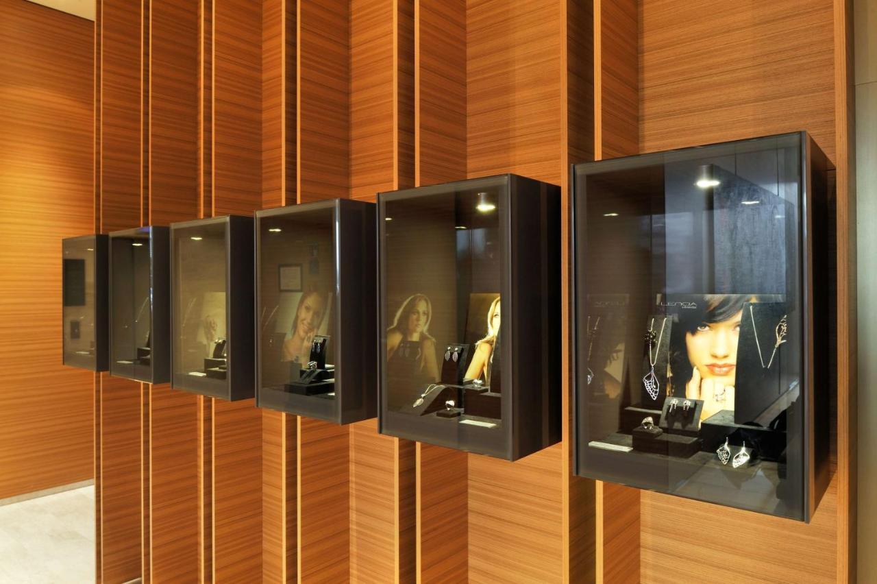 Radisson Blu Plaza Hotel 4*