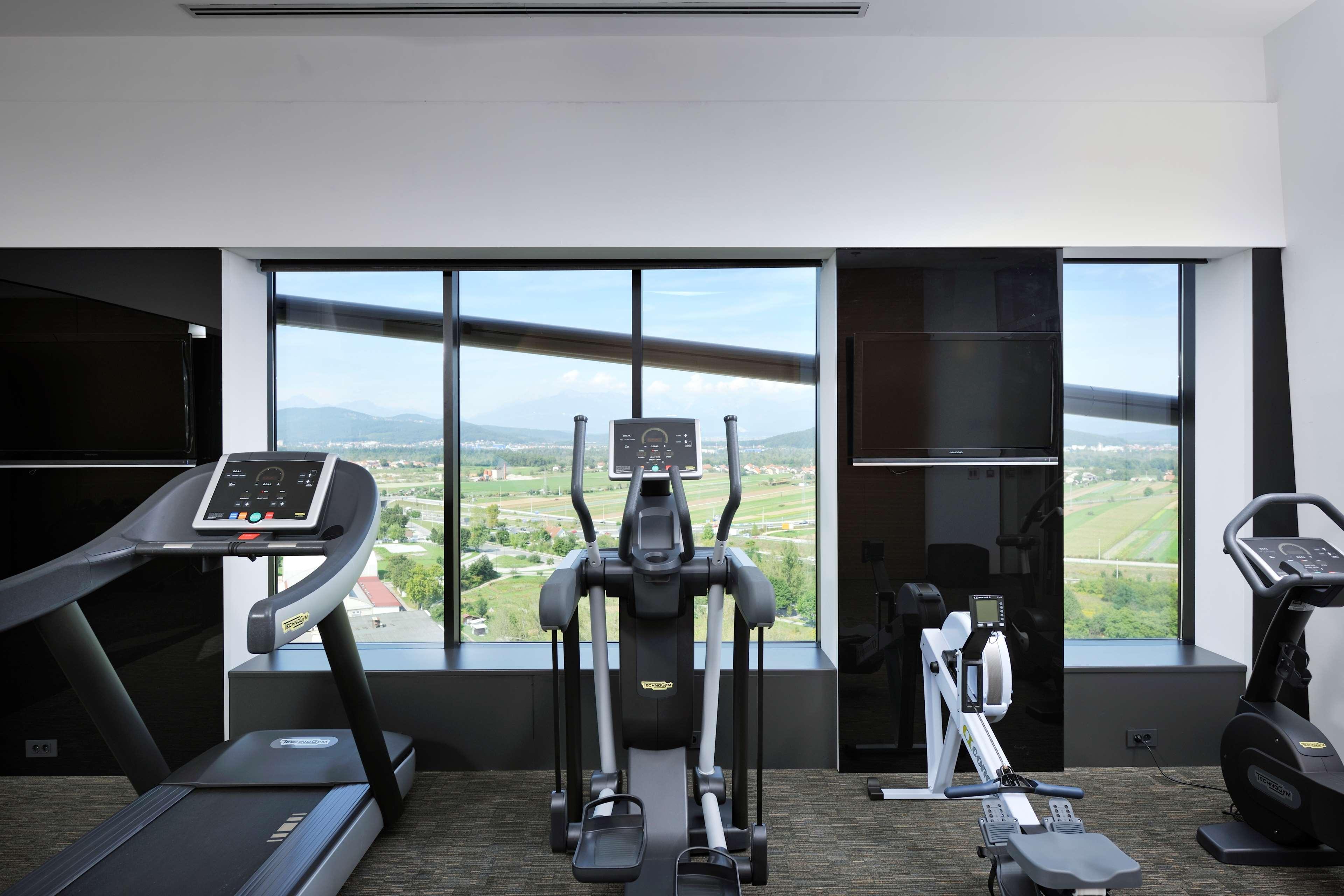 Hotel Radisson Blu Plaza 4*
