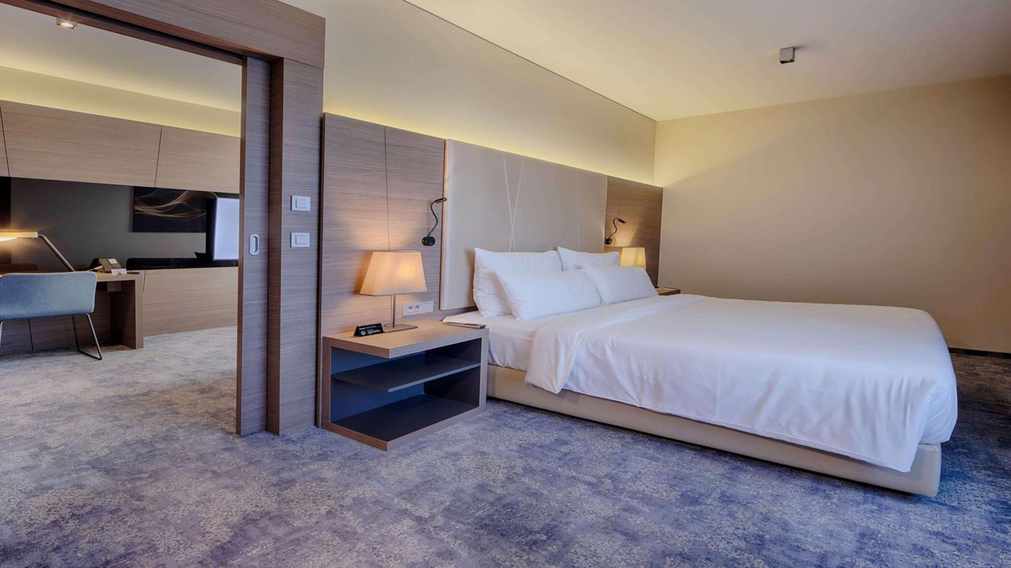 Radisson Blu Plaza
