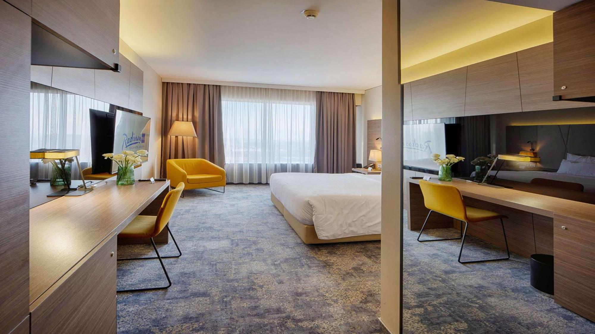 Radisson Blu Plaza